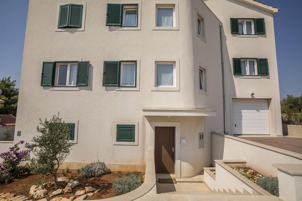 Apartmani Mariela Маслиница Екстериор снимка